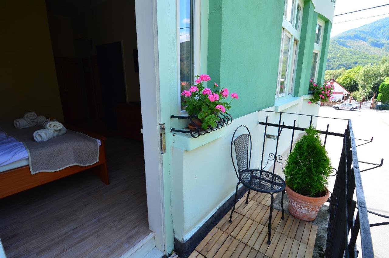 Baronka Bed & Breakfast & Bistrot Betliar Екстер'єр фото